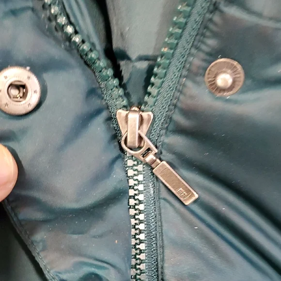 Eddie Bauer Teal Quilted Goose Down Vest - Picture 9 of 10